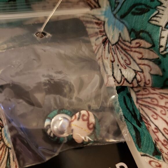 Torrid Floral Chiffon Lurex Top Sz 1X - Picture 8 of 11